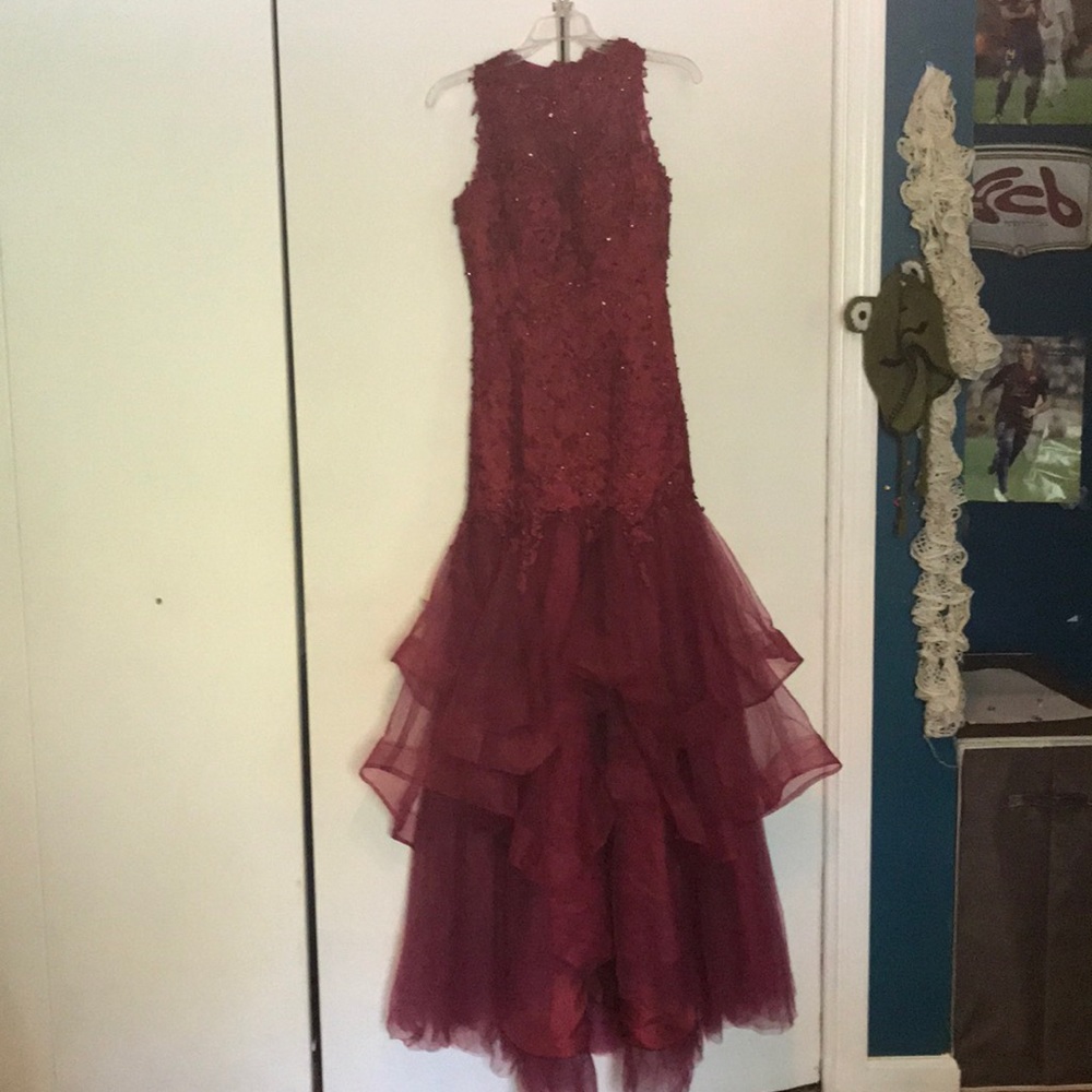 Maroon Prom Dress - NEVER WORN - Picture 4 of 8